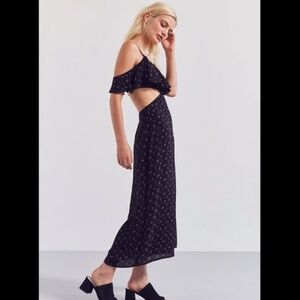 Kimchi Blue Gianna Ruffle Cold Shoulder Jumper Size 0